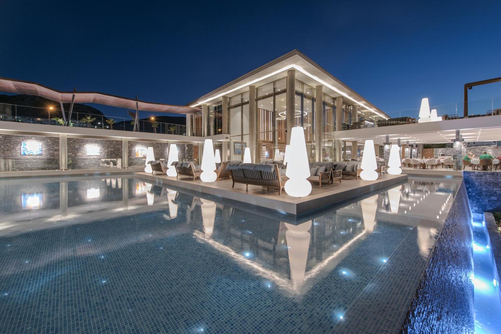 Nana Princess Suites Villas & Spa 헐소니소스 외부 사진