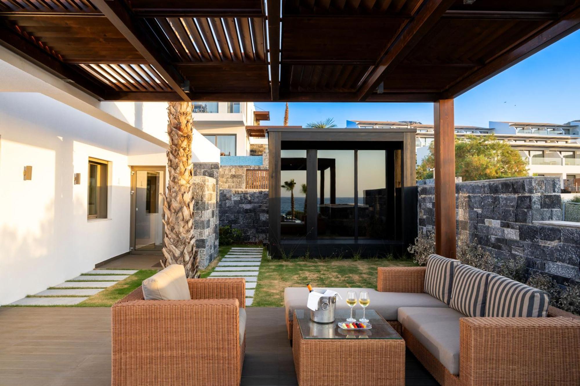 Nana Princess Suites Villas & Spa 헐소니소스 외부 사진